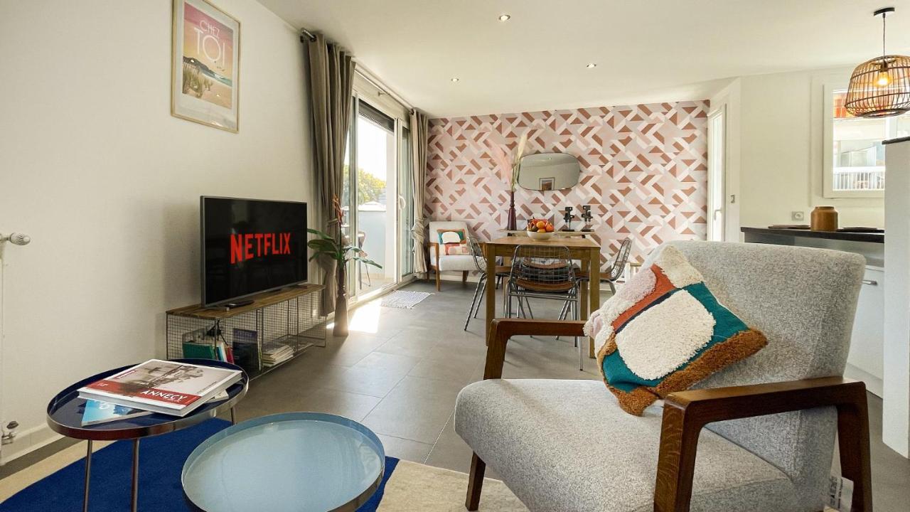 Homey Montaigne - New - A 1 Min A Pied Du Lac D'Annecy - 2 Balcons Prives - Appartement Avec 2 Chambres - Stationnement Gratuit Toute L'Annee Sauf En Ete - Juin A Aout Exterior foto