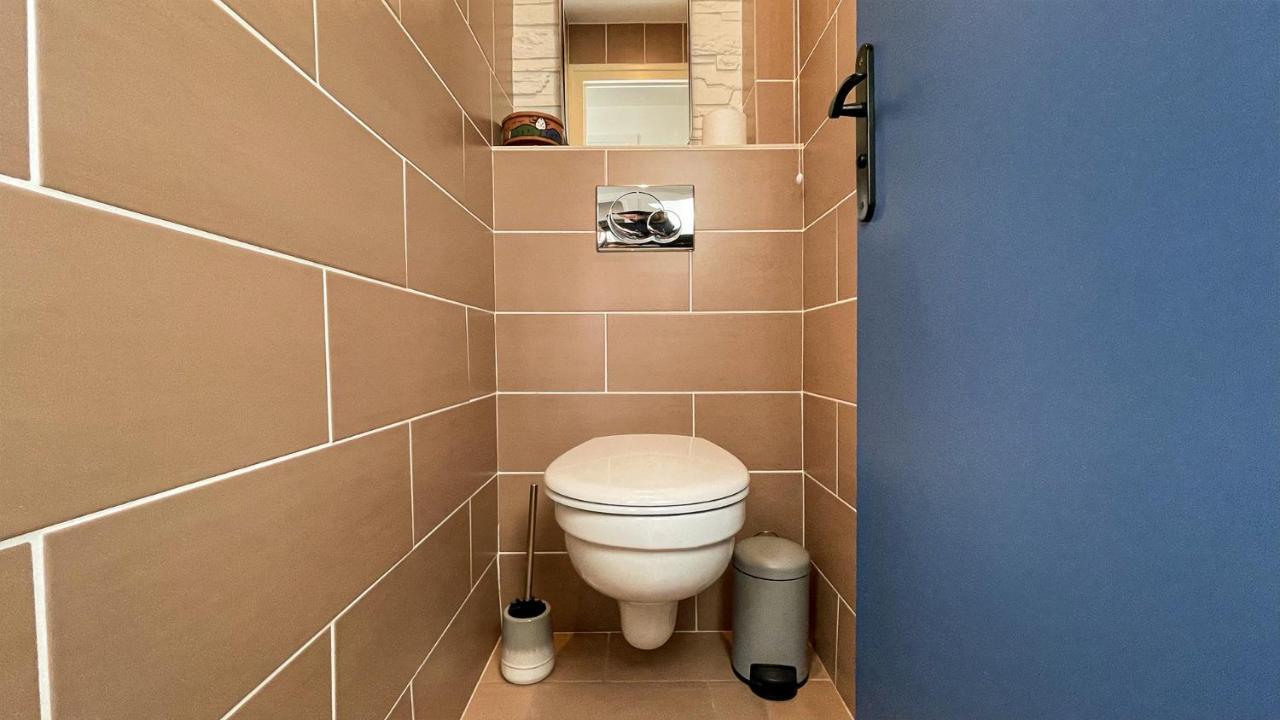 Homey Montaigne - New - A 1 Min A Pied Du Lac D'Annecy - 2 Balcons Prives - Appartement Avec 2 Chambres - Stationnement Gratuit Toute L'Annee Sauf En Ete - Juin A Aout Exterior foto